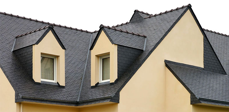 Travaux de couverture dans le Morbihan (56) et l’Ille-et-Vilaine (35) - ARMORÉCLAT : artisan couvreur zingueur : pose ou rénovation de votre toiture : ardoises, tuiles… Faitage. Dépannage et intervention en urgence pour votre toit. Travaux de zinguerie : Installation de gouttières, chénaux, noues, habillage de rives…Intervention dans le Morbihan (56) et l’Ille-et-Vilaine (35)